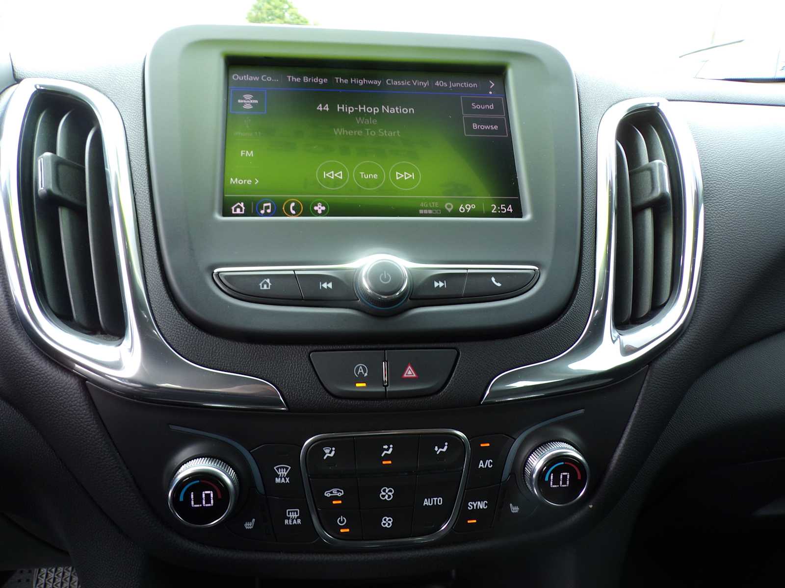 2024 Chevrolet Equinox LT photo 11