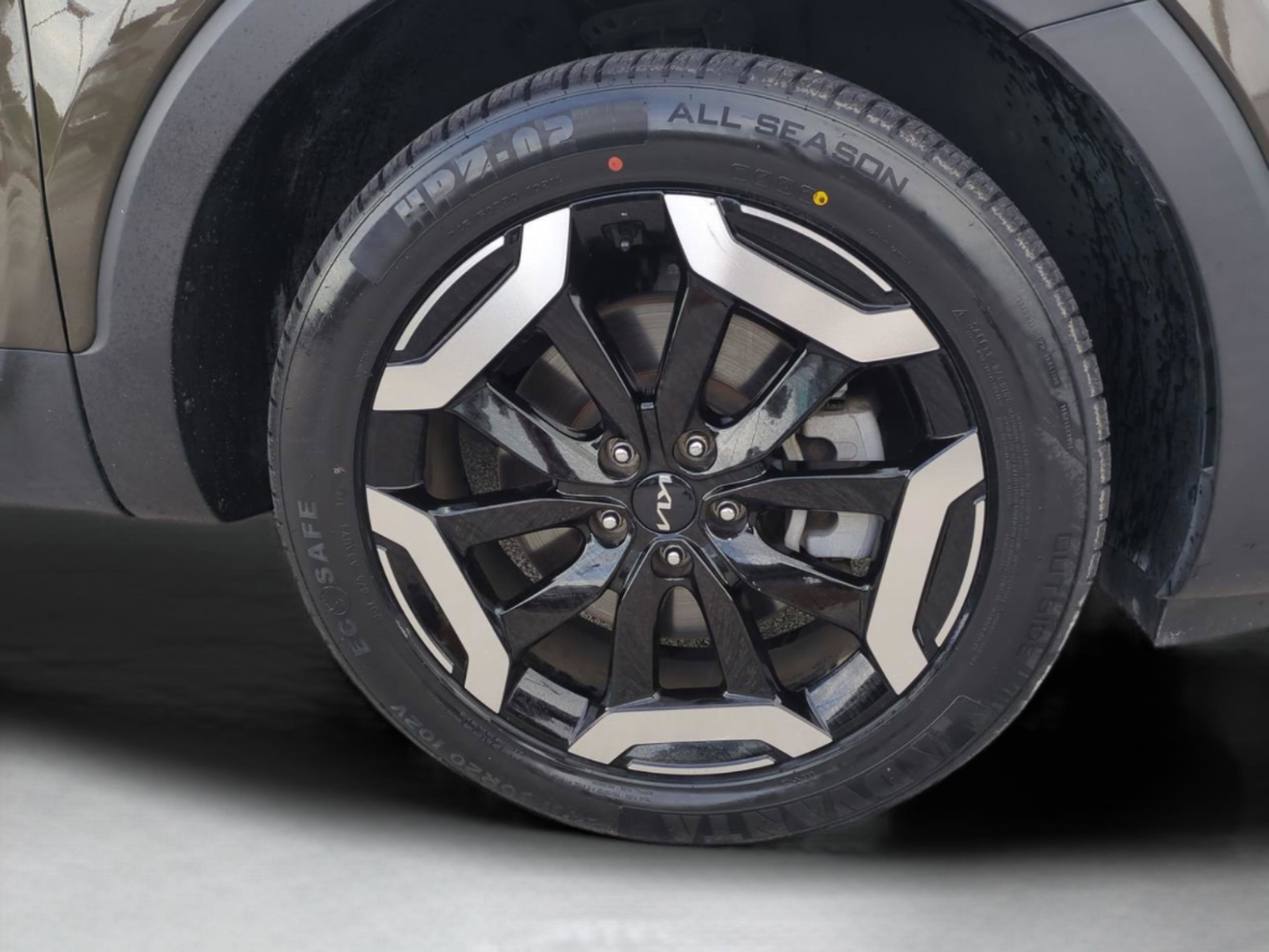 2023 Kia Telluride S photo 12