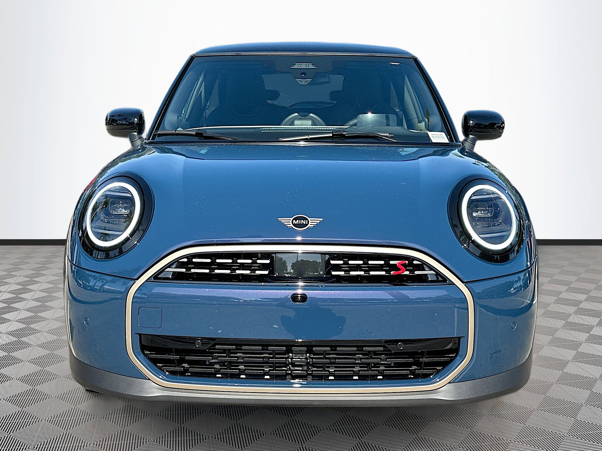 2025 Mini Cooper S Hardtop 2 Door Iconic photo 2