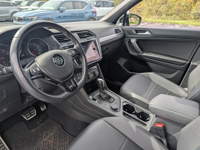 2020 Volkswagen Tiguan SE R-Line Black photo 13