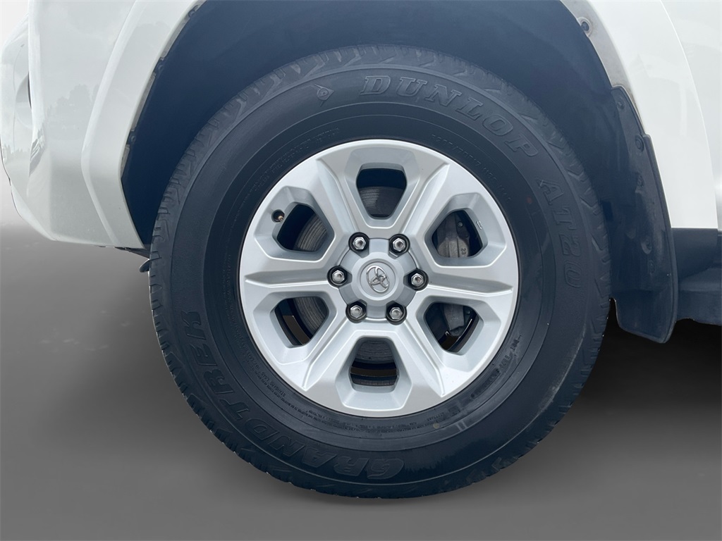 2024 Toyota 4Runner SR5 Premium photo 13