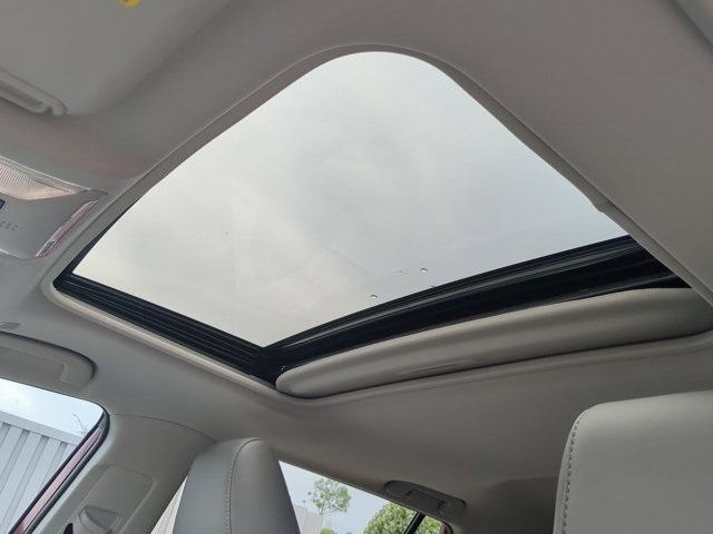 2023 Toyota RAV4 XLE Premium photo 19