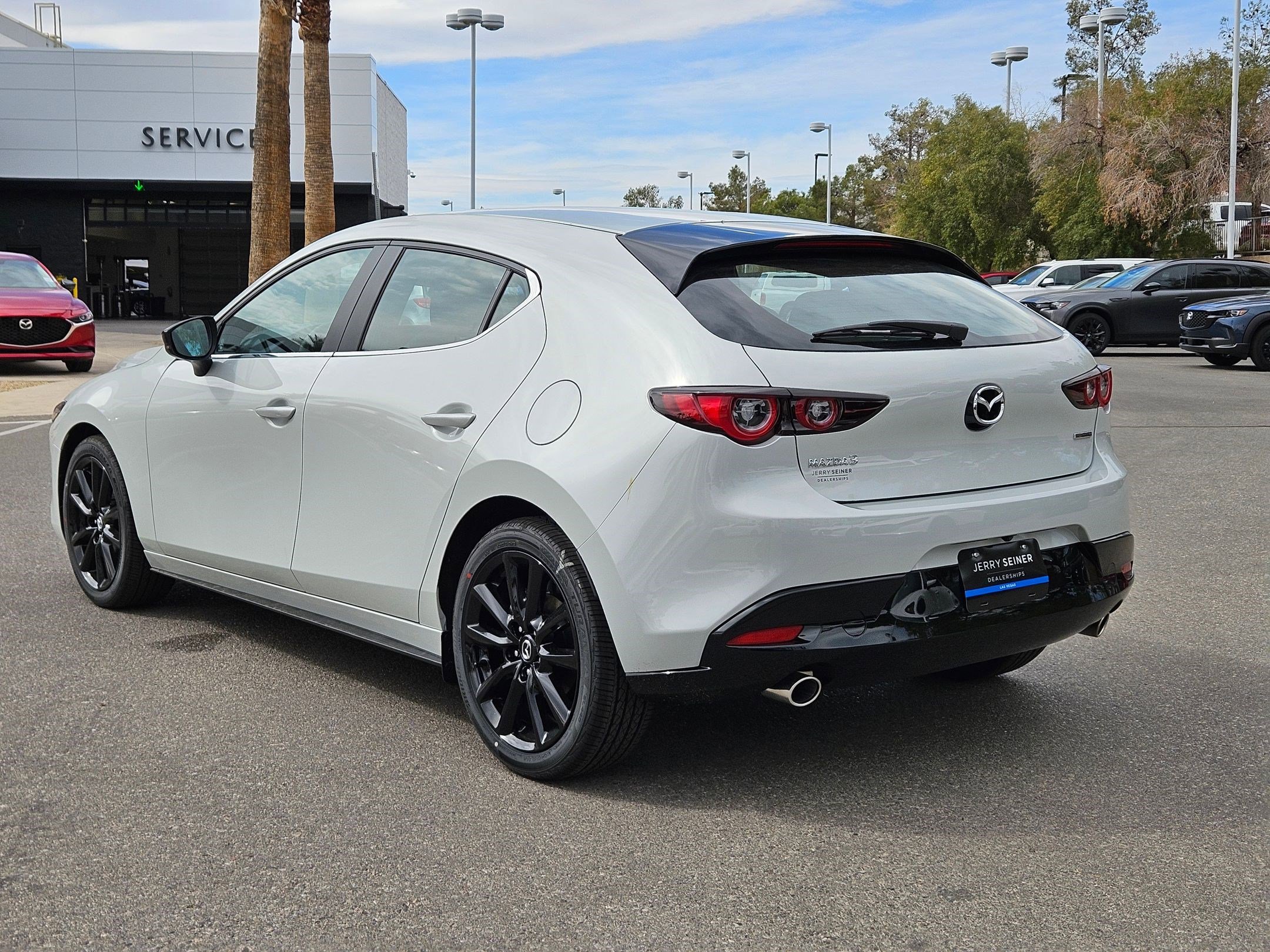 2025 Mazda Mazda3 Hatchback 2.5 Select Sport photo 3