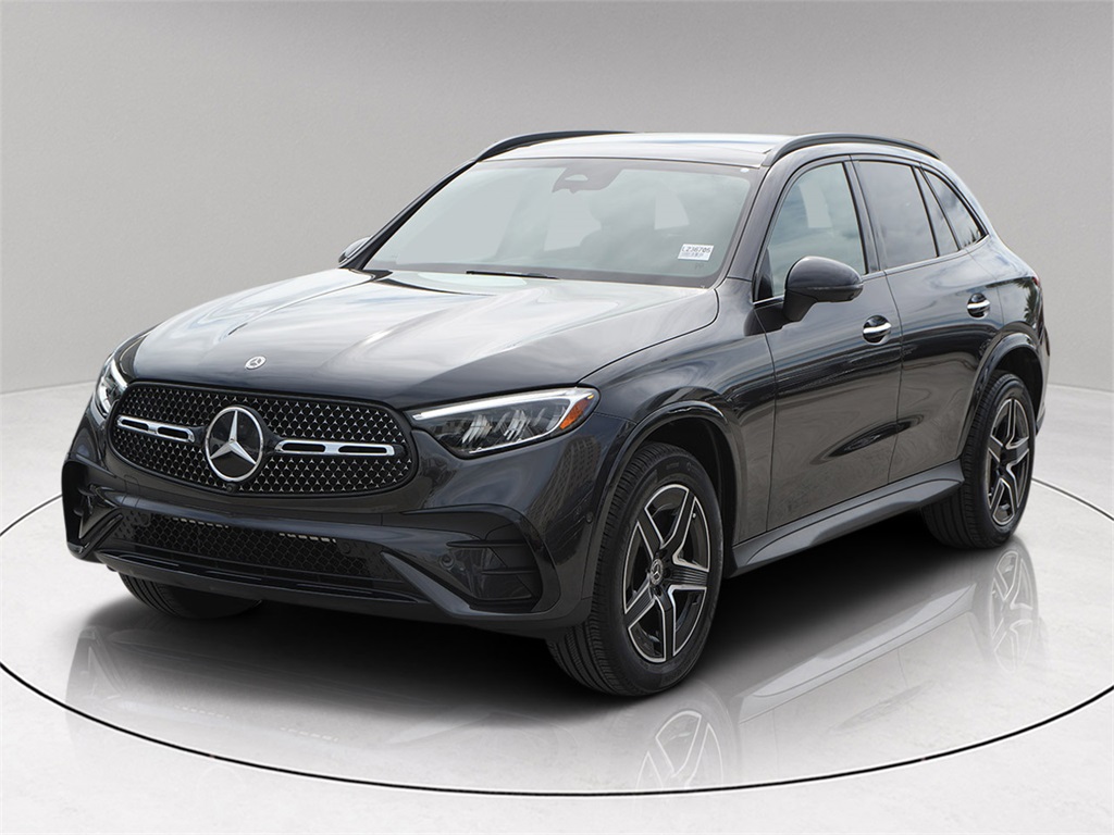 2025 Mercedes Benz GLC 300 photo 3