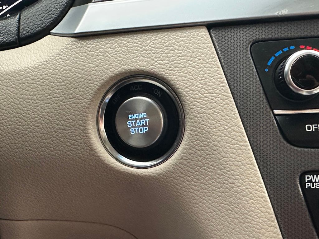 2017 Genesis G80 3.8 AWD photo 17