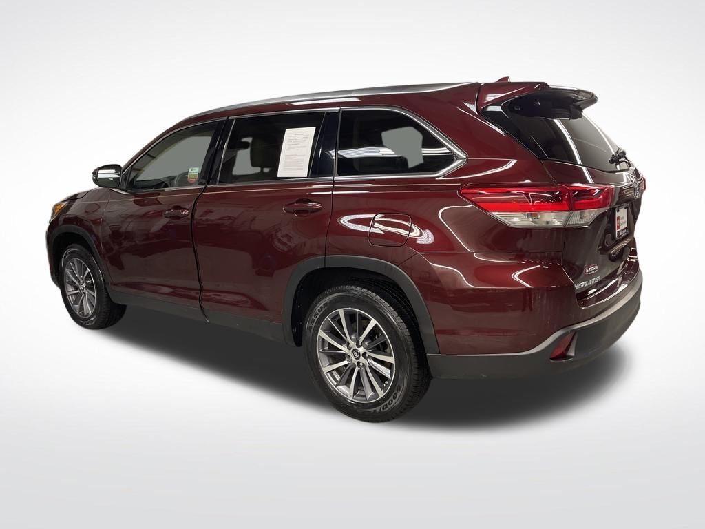 2019 Toyota Highlander XLE photo 3
