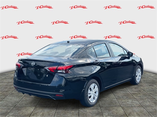 2025 Nissan Versa 1.6 S photo 2
