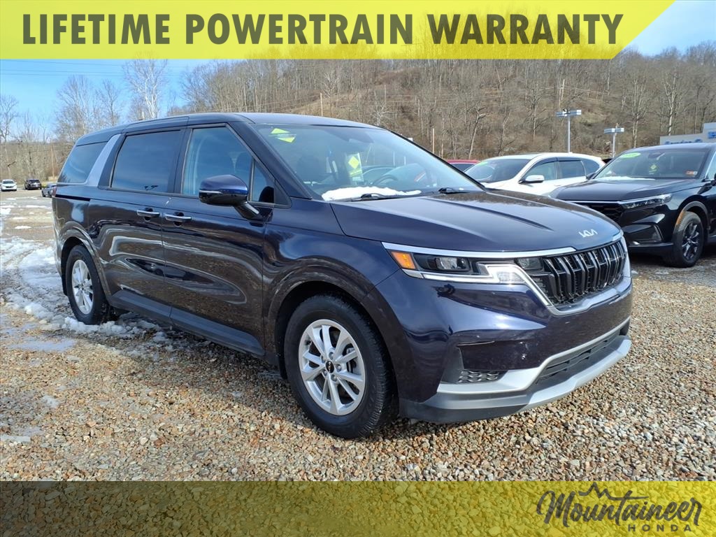 2024 Kia Carnival LX's photo