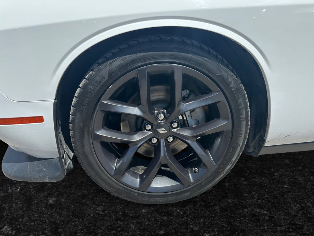 2022 Dodge Challenger GT photo 18