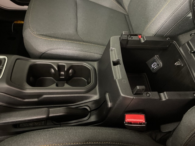 2025 Jeep Wrangler Sahara photo 31