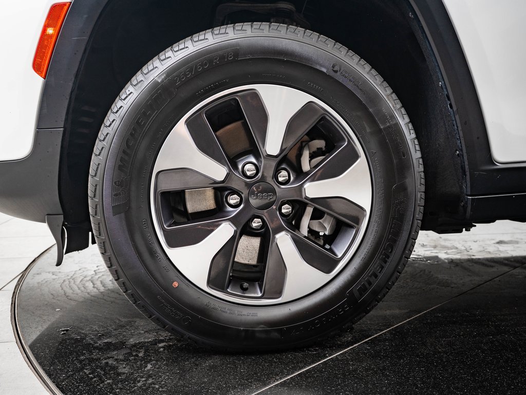 2023 Jeep Cherokee 4xe photo 12