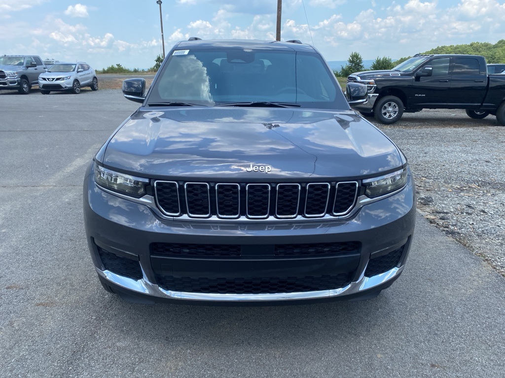 2025 Jeep Grand Cherokee Limited photo 2