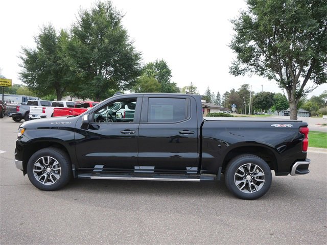 2022 Chevrolet Silverado 1500 LT photo 4