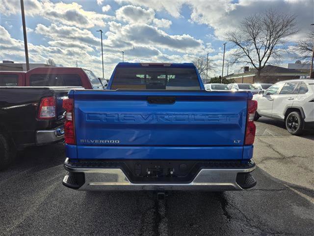 2025 Chevrolet Silverado 1500 LT photo 3
