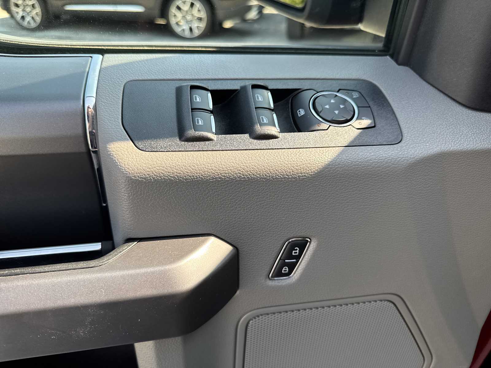 2019 Ford F-150 XLT photo 17