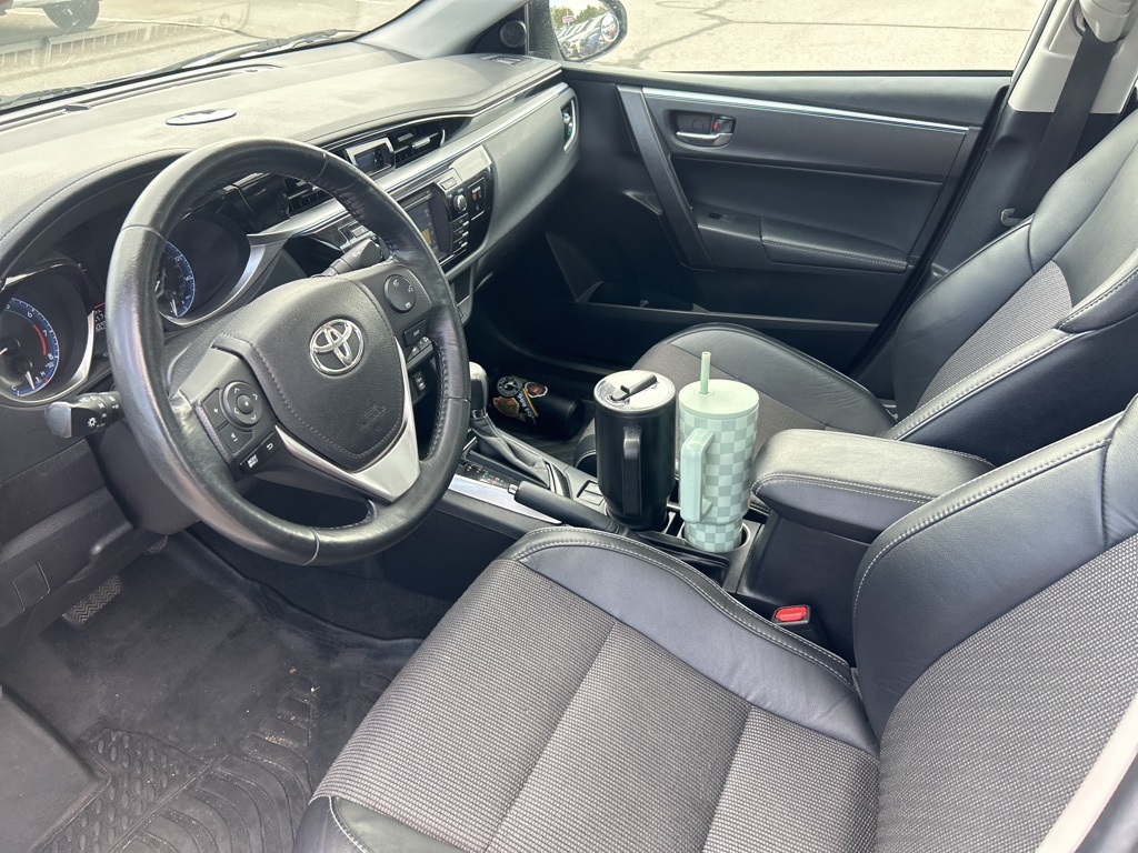 2015 Toyota Corolla L photo 4