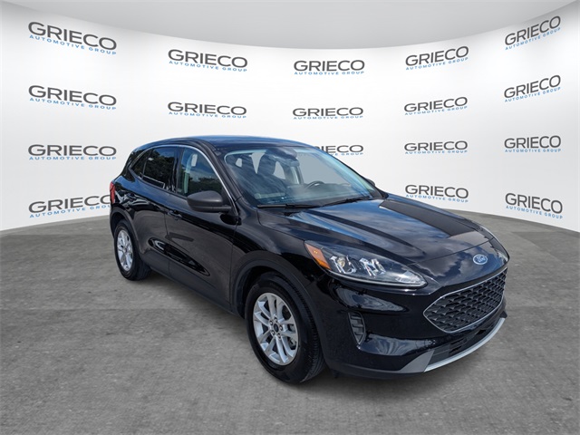 2022 Ford Escape SE photo 2