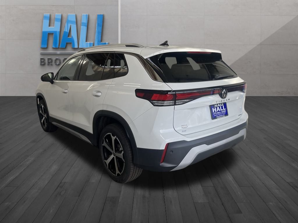 2026 Volkswagen Tiguan SE photo 3