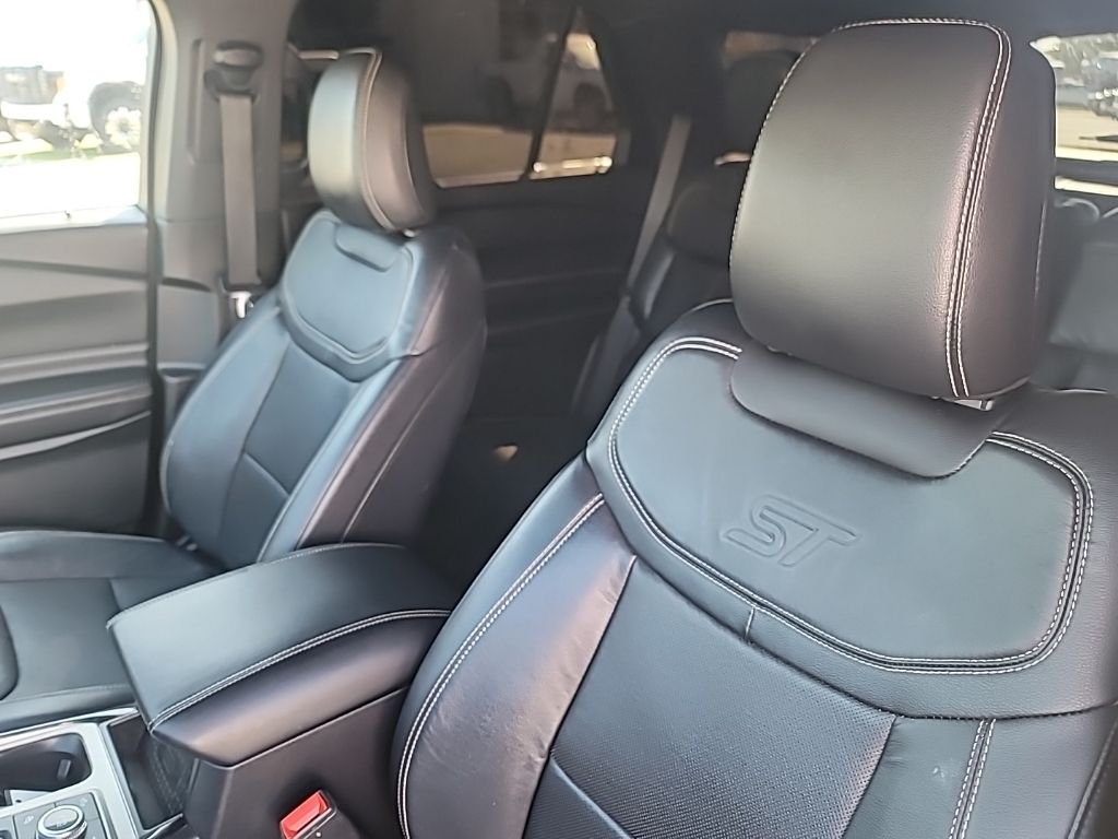 2021 Ford Explorer ST photo 8