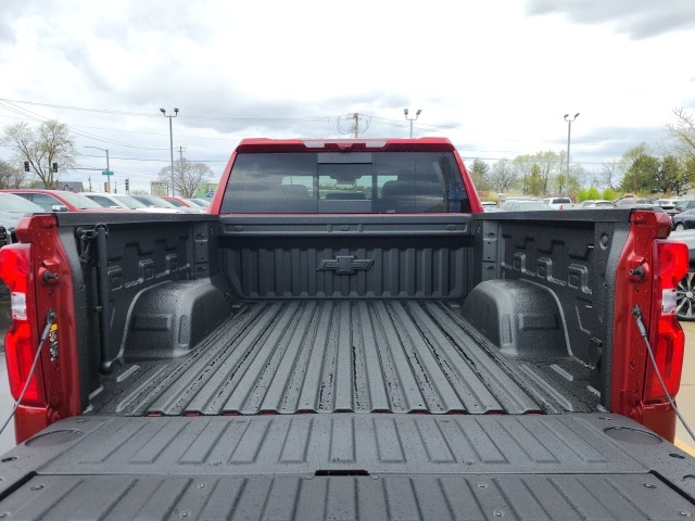 2025 Chevrolet Silverado 1500 LTZ photo 4