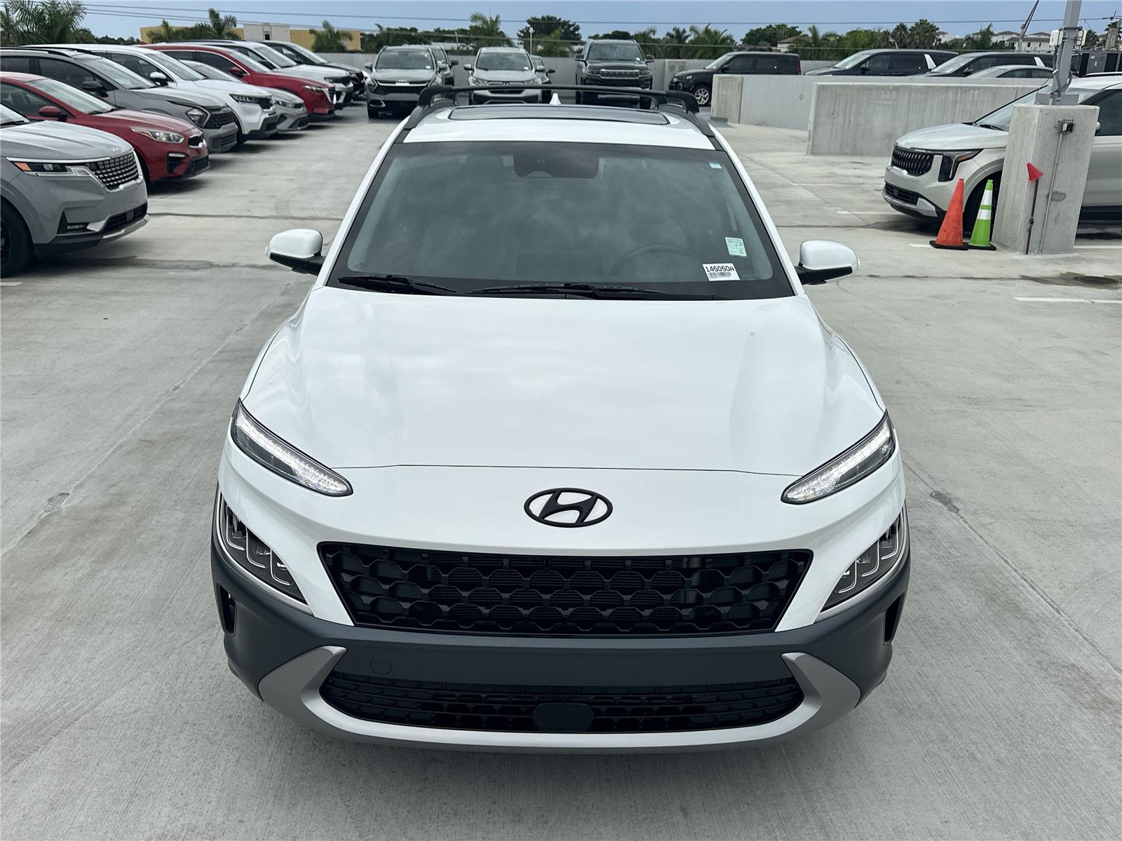 2023 Hyundai Kona Limited photo 2