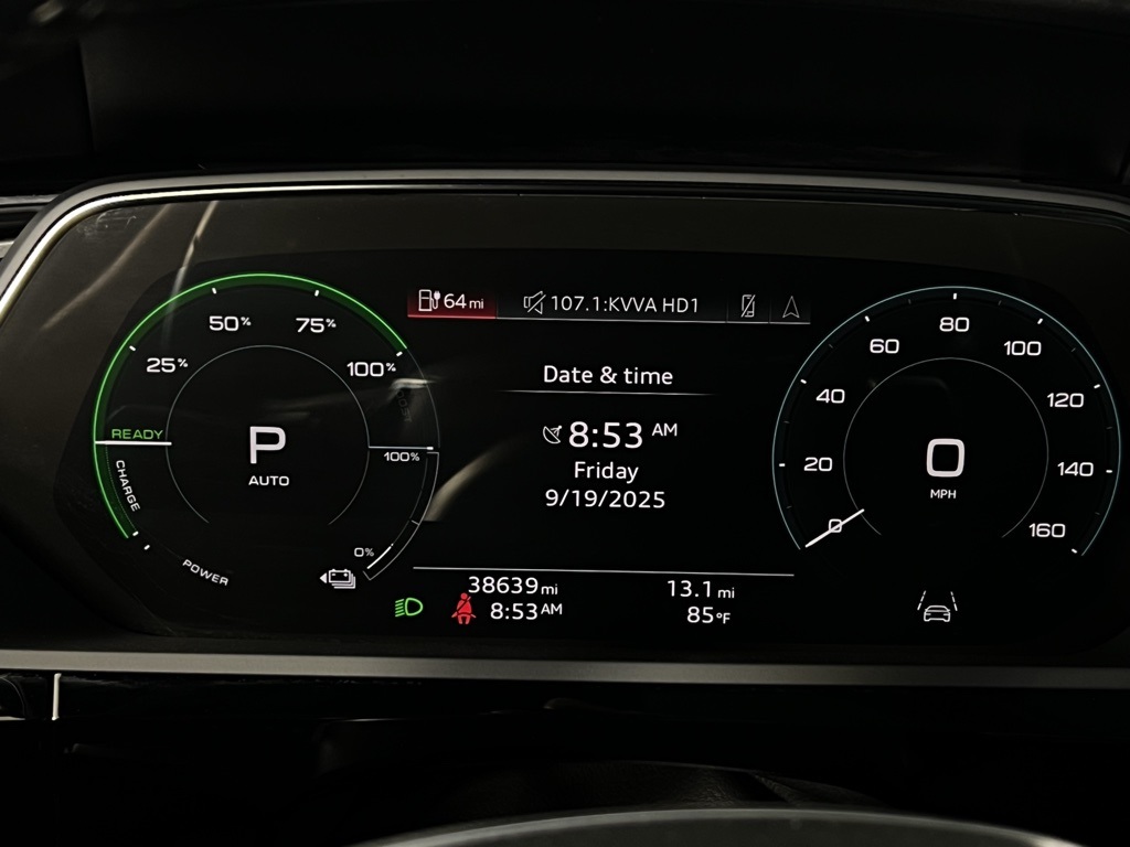 2023 Audi e-tron Premium photo 12