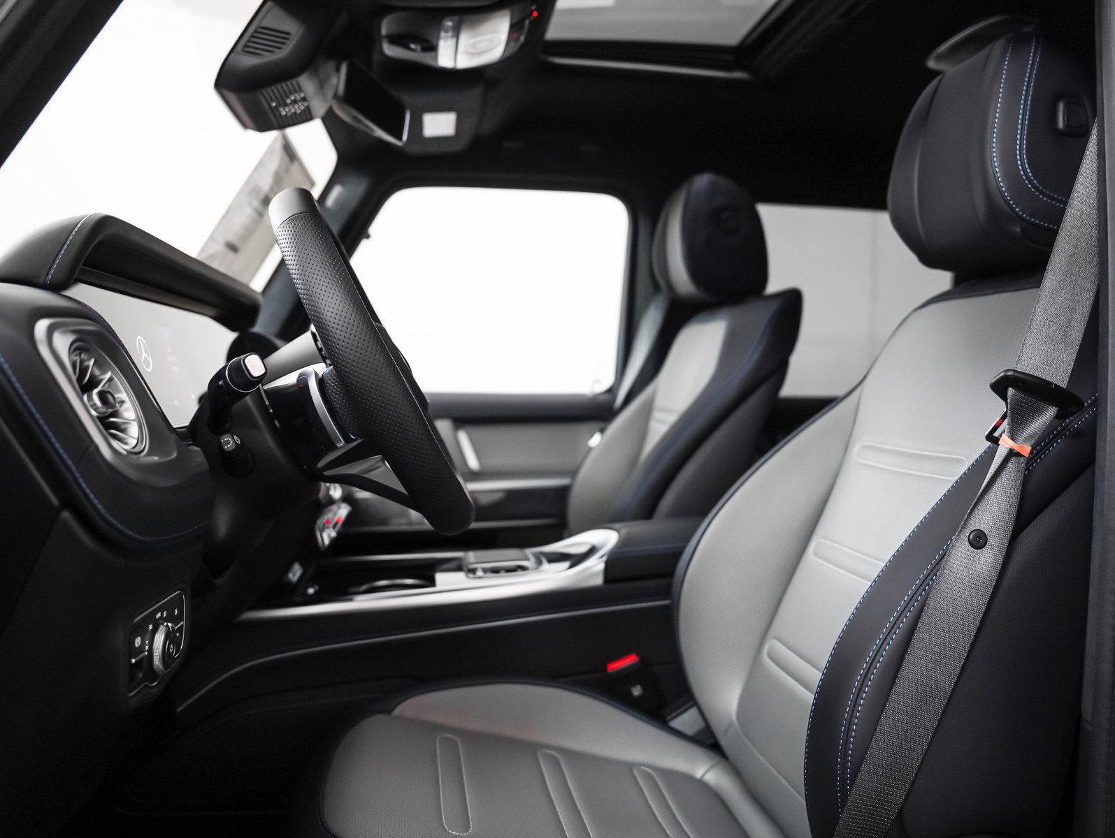2025 Mercedes Benz G photo 5