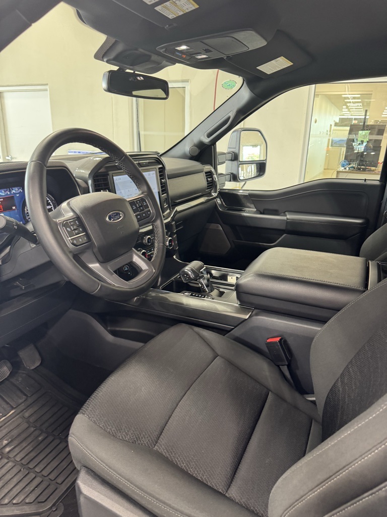2023 Ford F-150 XLT photo 13