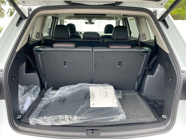 2025 Volkswagen Atlas Peak Edition SE Technology photo 20