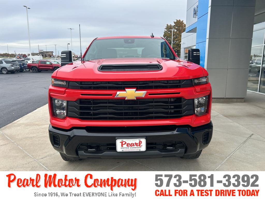 2026 Chevrolet Silverado 2500HD Custom photo 2