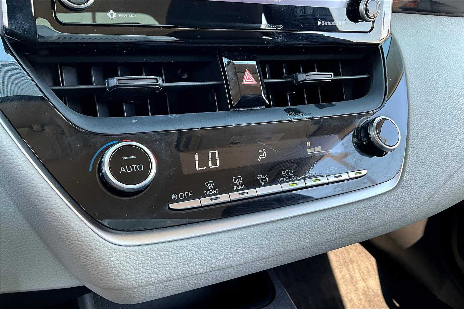2022 Toyota Corolla LE photo 30