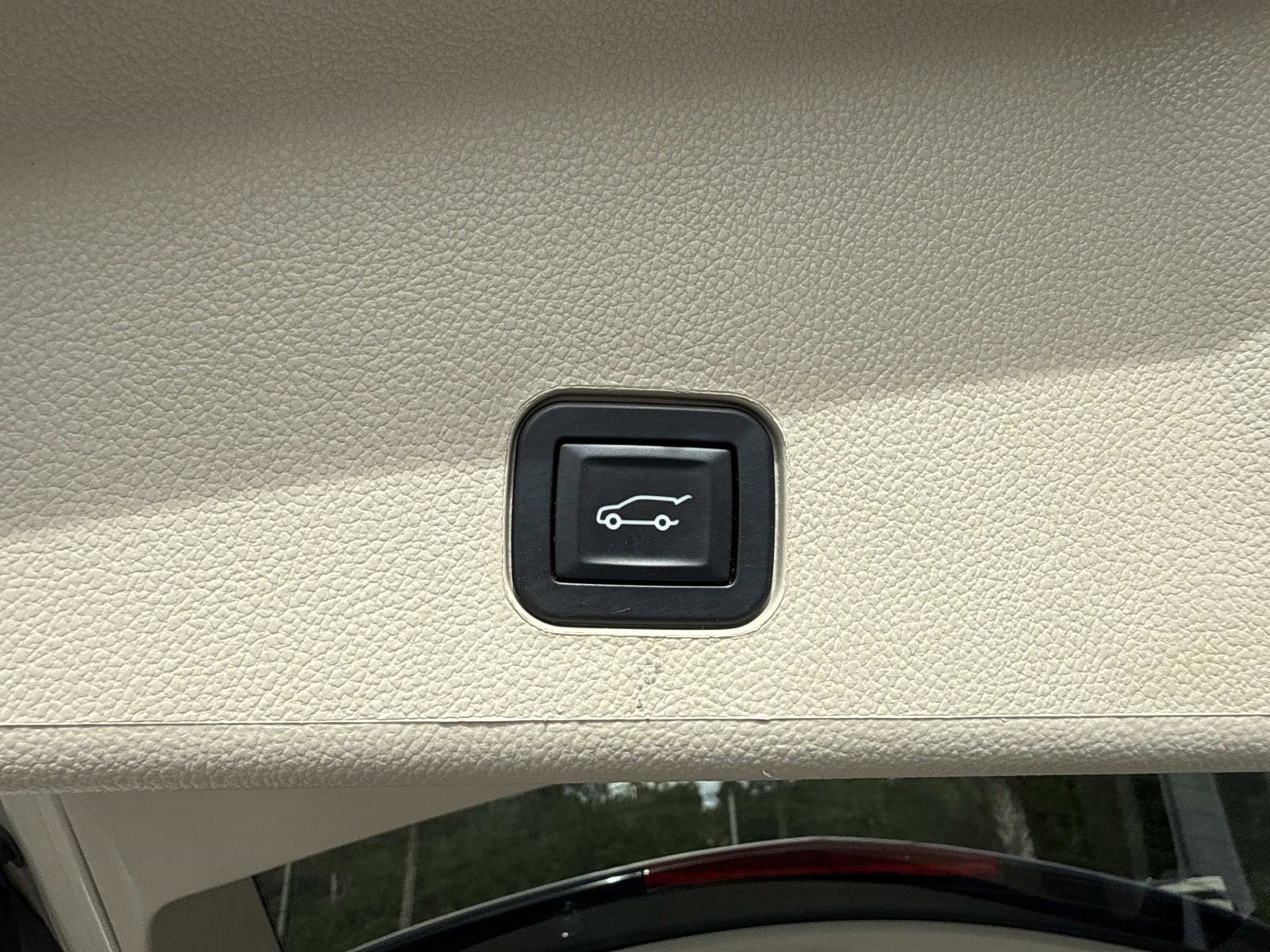 2016 Cadillac SRX Luxury photo 27