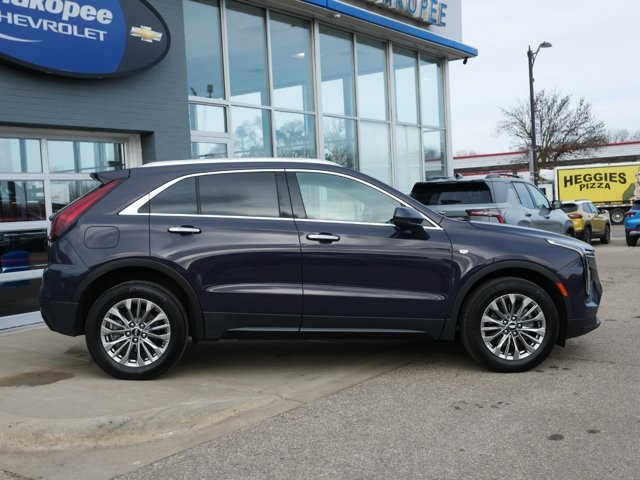 2024 Cadillac XT4 Premium Luxury photo 3