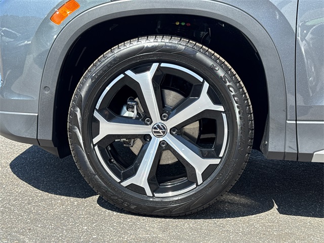 2025 Volkswagen Tiguan SE photo 6