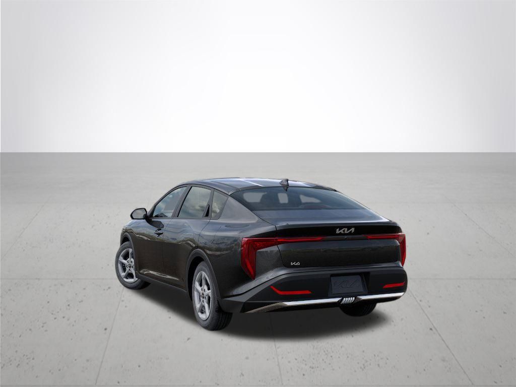 2025 Kia K4 LXS photo 4