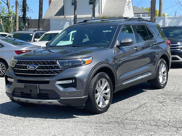 2020 Ford Explorer XLT photo 2