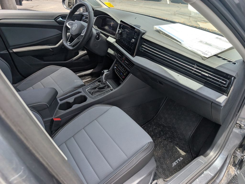 2025 Volkswagen Jetta 1.5T SE photo 21