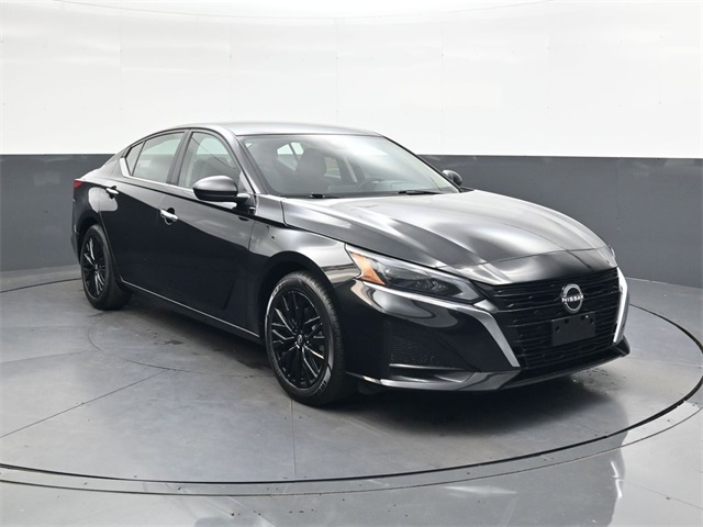 2024 Nissan Altima 2.5 SV photo 2