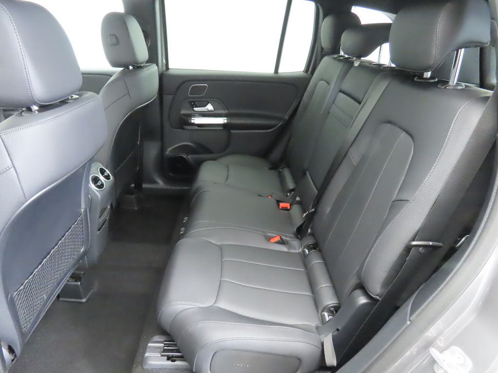 2026 Mercedes Benz GLB 250 photo 18