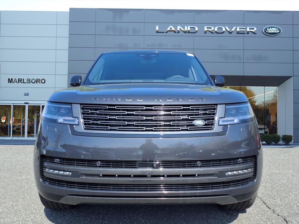 2025 Land Rover Range Rover SE photo 8