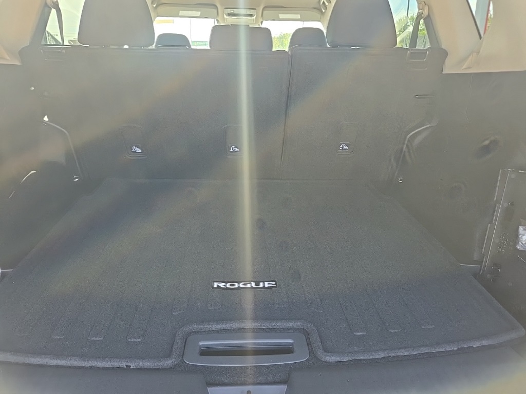 2026 Nissan Rogue SV photo 30