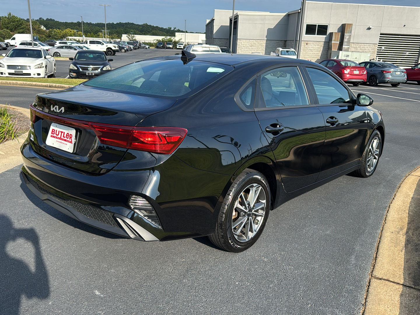 2023 Kia Forte LXS photo 4