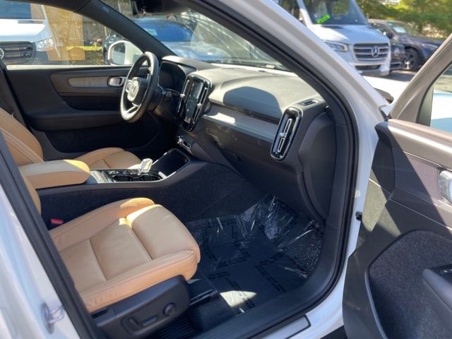 2022 Volvo XC40 T5 Inscription photo 27