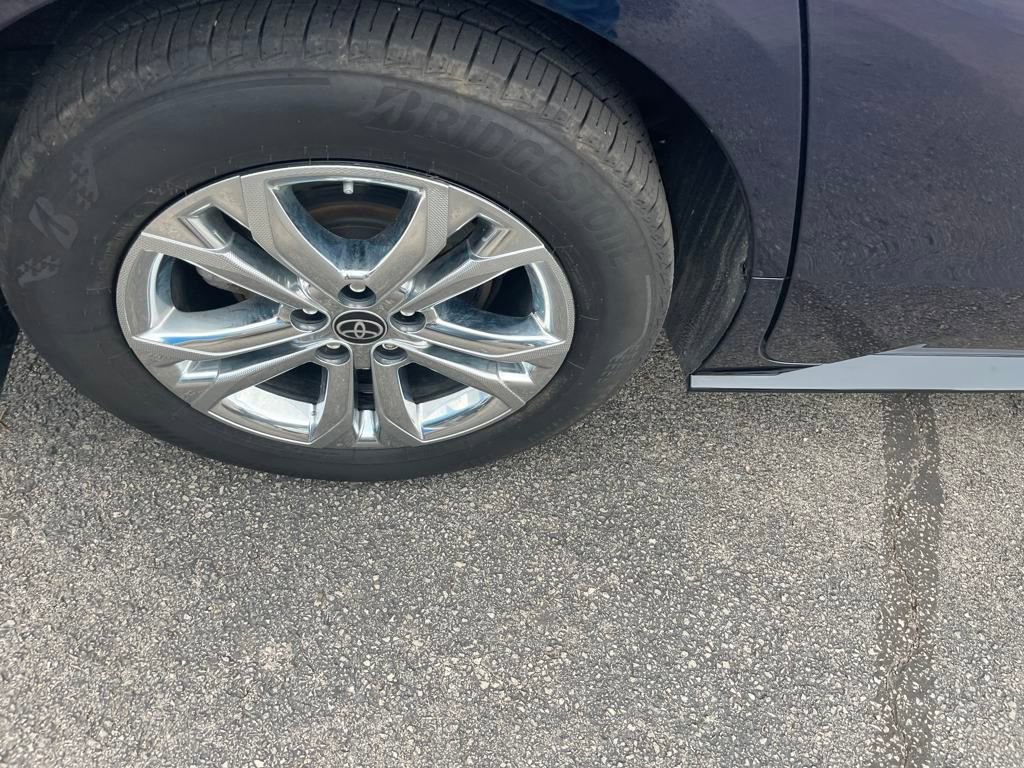 2022 Toyota Sienna XSE photo 17