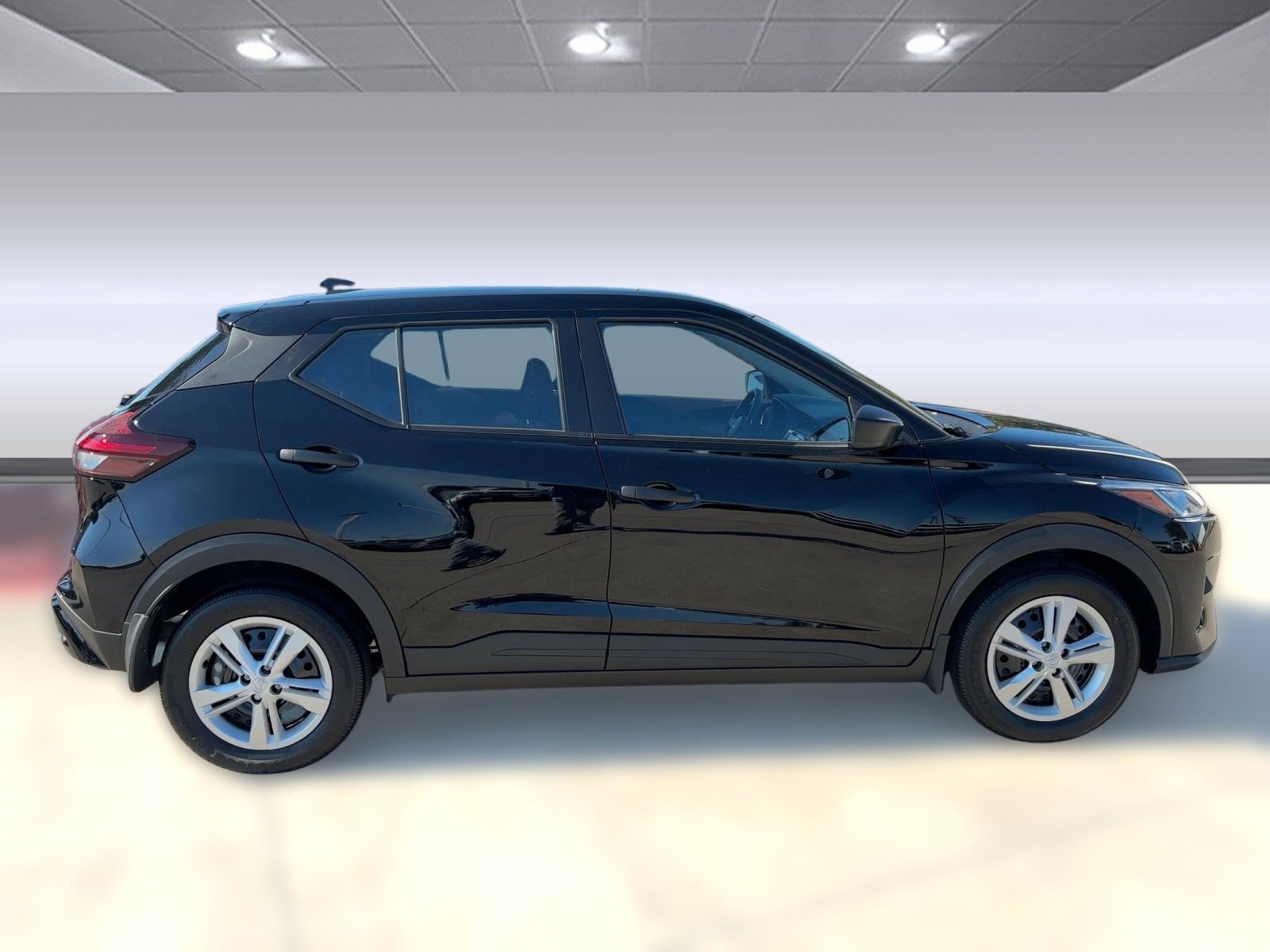 2025 Nissan Kicks Play S photo 8