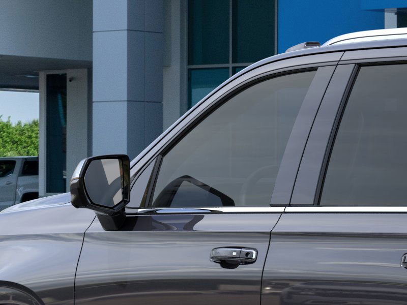 2025 Chevrolet Suburban Premier photo 12