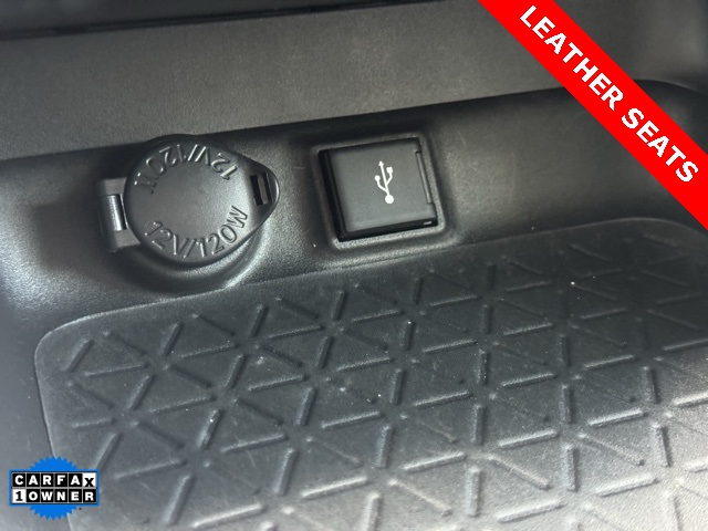 2020 Toyota RAV4 XLE Premium photo 17