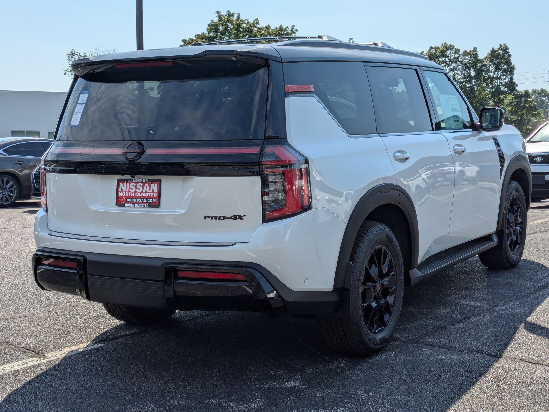 2025 Nissan Armada photo 2