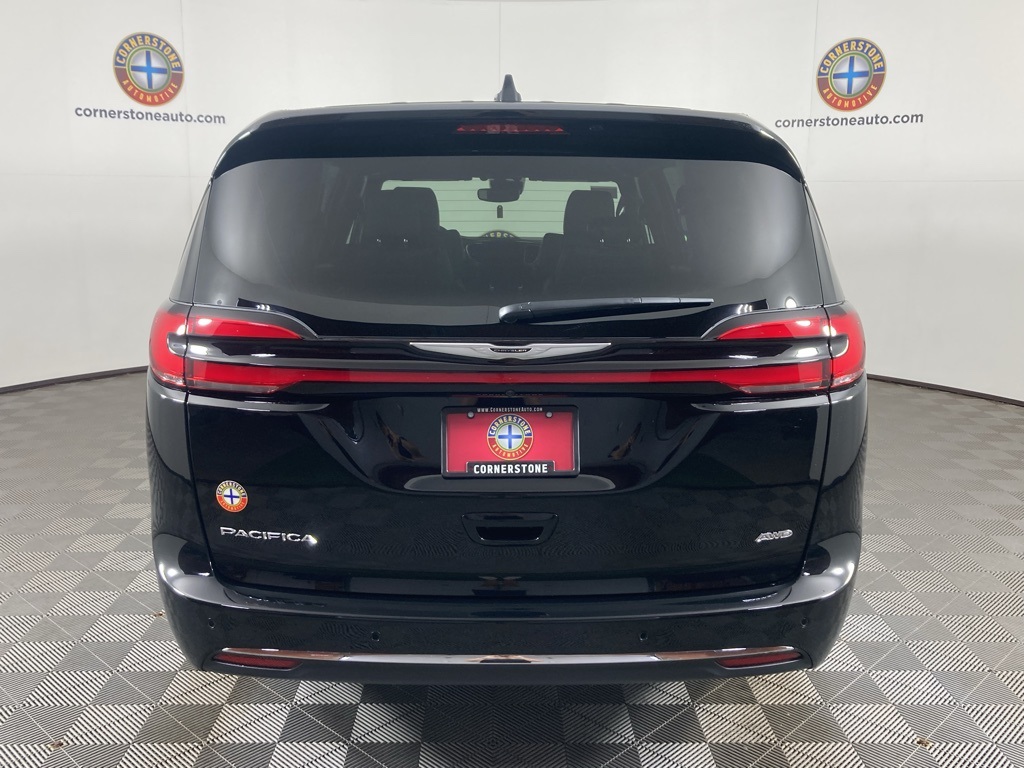 2025 Chrysler Pacifica photo 12