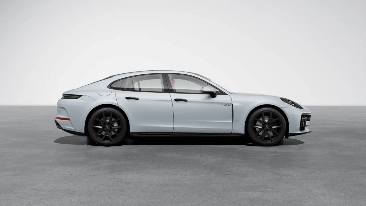 2025 Porsche Panamera E-Hybrid 4 photo 6